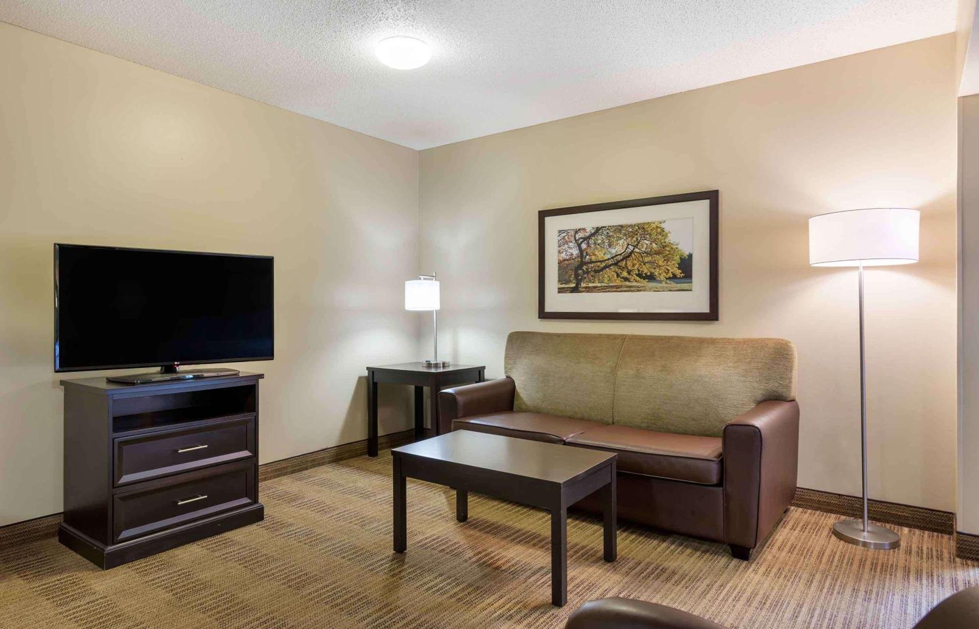 Extended Stay America Suites - Arlington - Six Flags Екстериор снимка