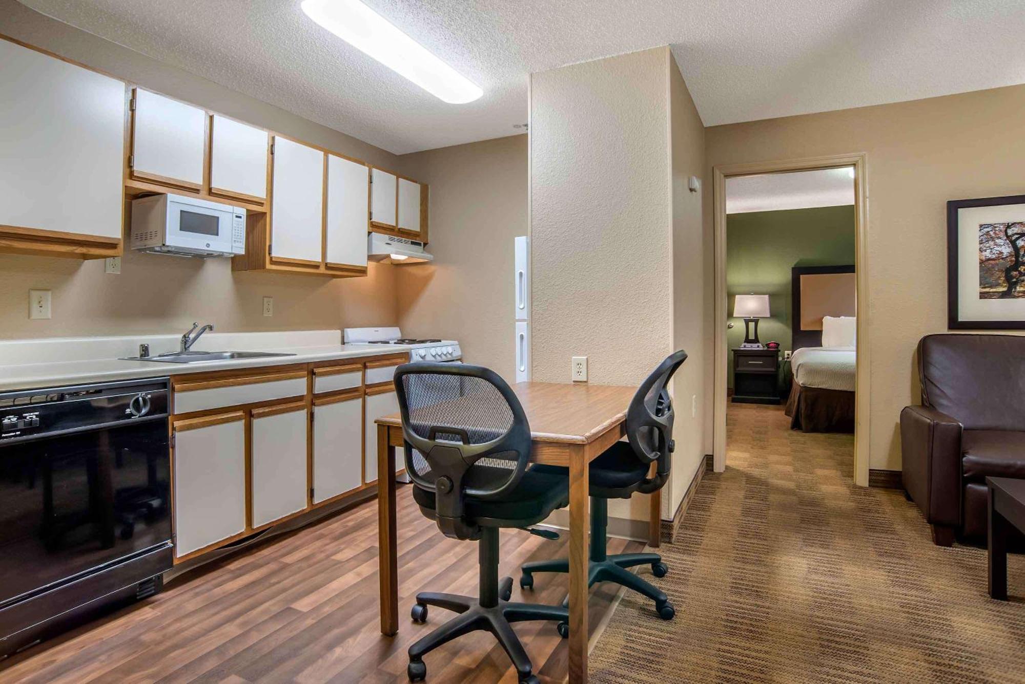 Extended Stay America Suites - Arlington - Six Flags Екстериор снимка