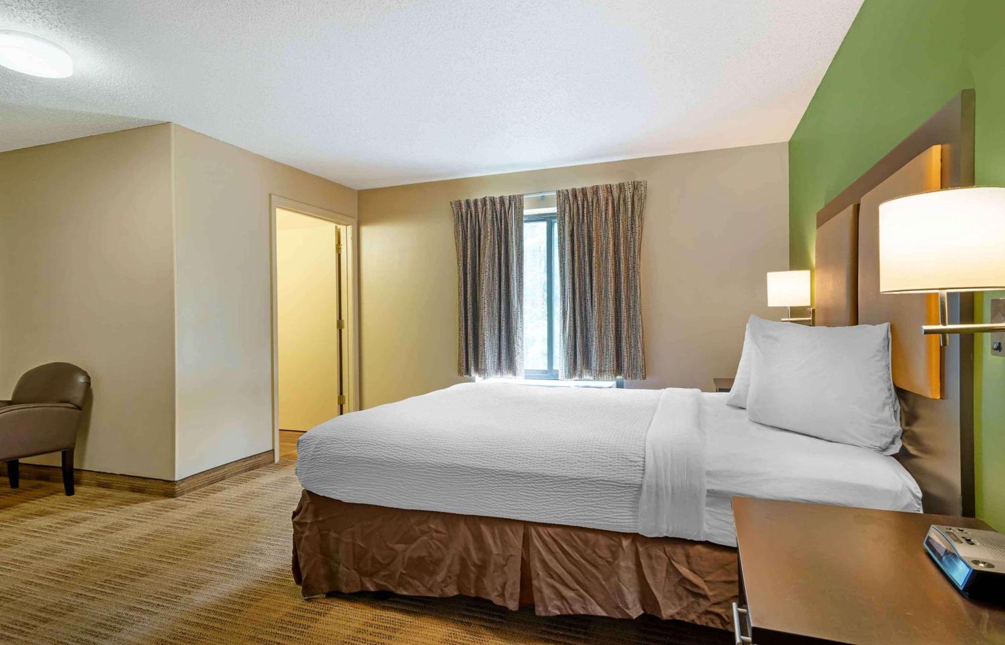 Extended Stay America Suites - Arlington - Six Flags Екстериор снимка
