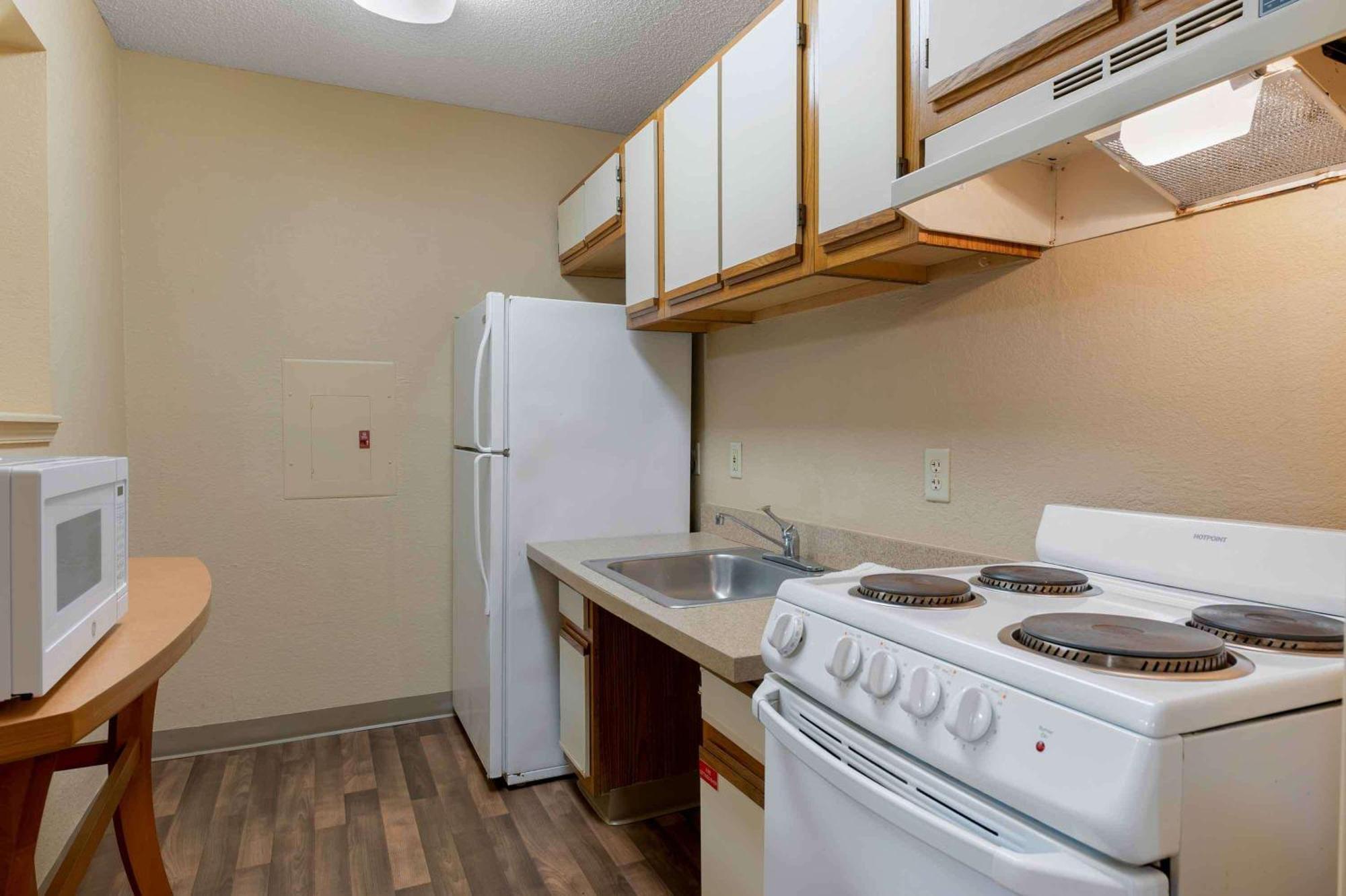 Extended Stay America Suites - Arlington - Six Flags Екстериор снимка