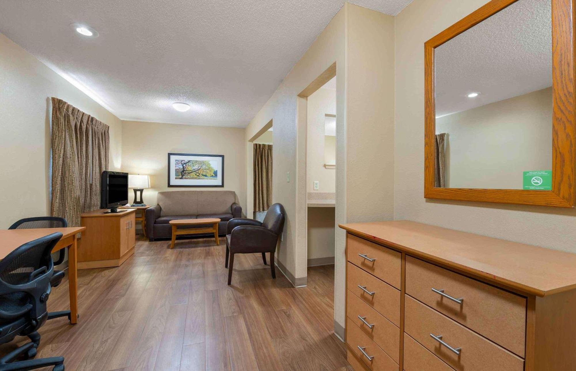 Extended Stay America Suites - Arlington - Six Flags Екстериор снимка