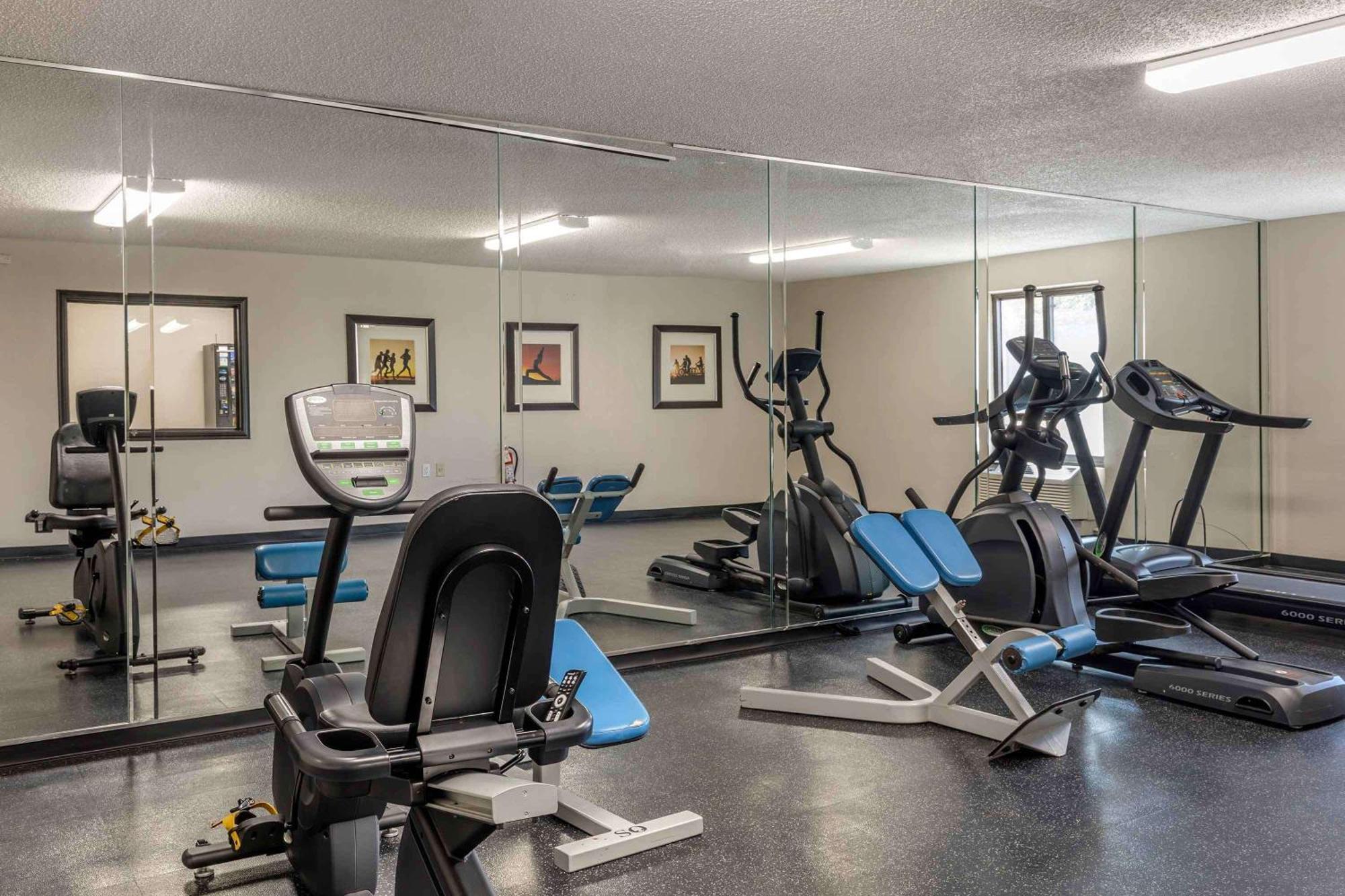 Extended Stay America Suites - Arlington - Six Flags Екстериор снимка