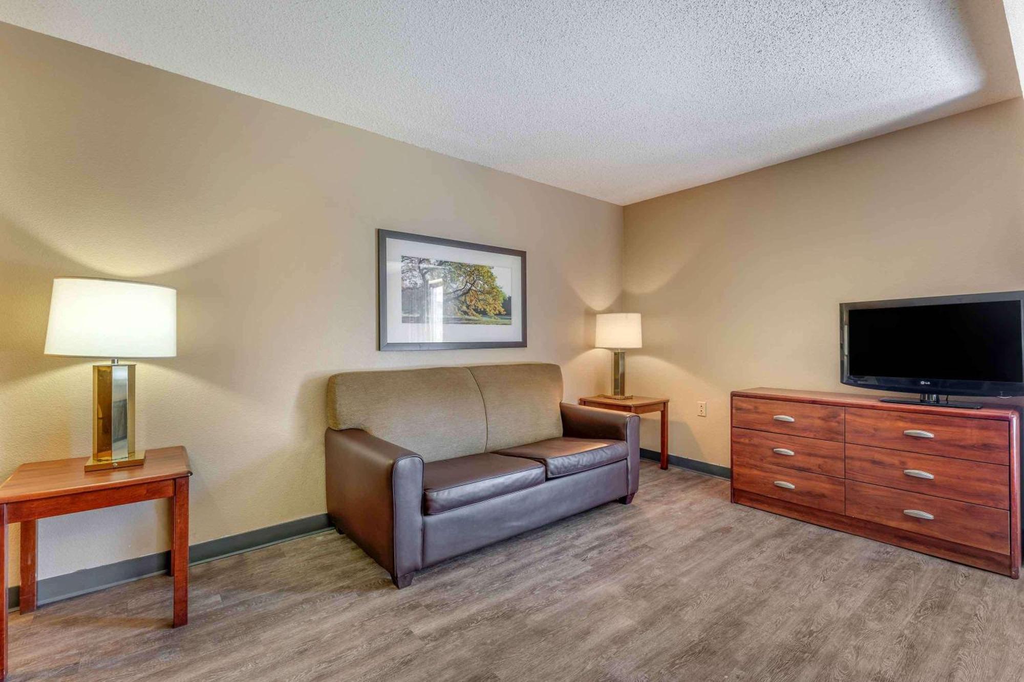 Extended Stay America Suites - Arlington - Six Flags Екстериор снимка