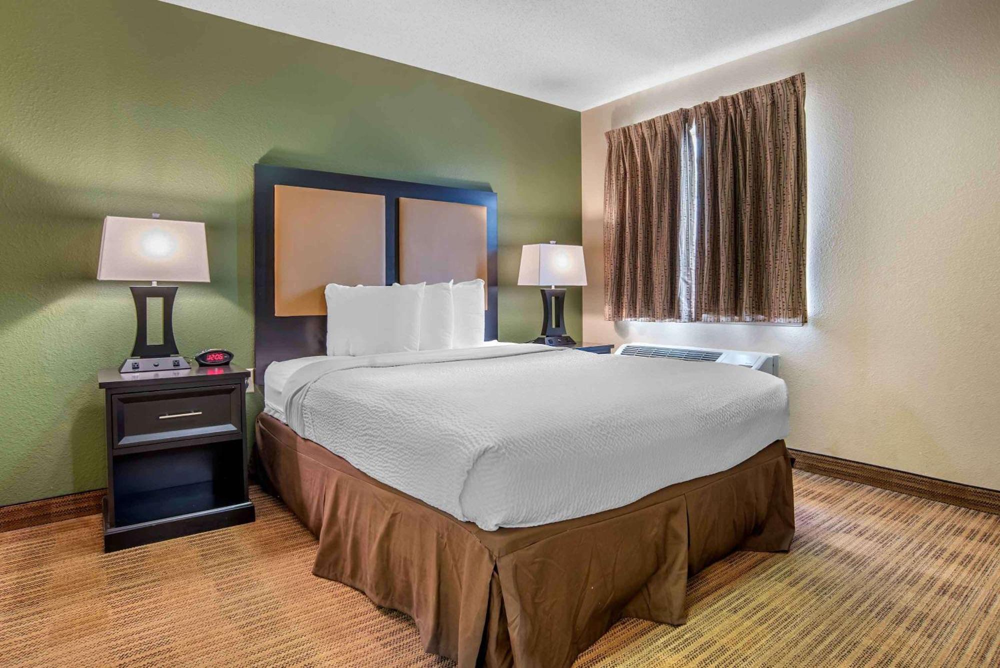 Extended Stay America Suites - Arlington - Six Flags Екстериор снимка